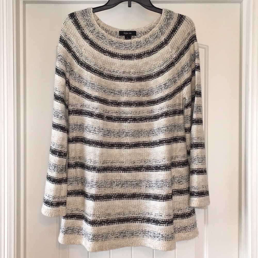 Cream Striped Gold Metallic Thread style & Co Tunic Sweater L Holidays